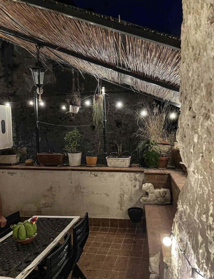 Appartamento In Pieno Centro Storico Con Terrazzo “O'Vicariello” ナポリ エクステリア 写真