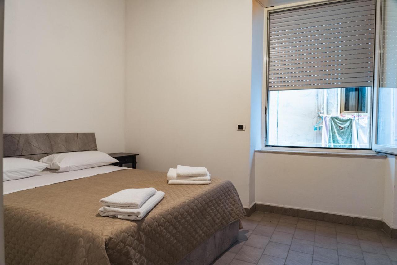 Appartamento In Pieno Centro Storico Con Terrazzo “O'Vicariello” ナポリ エクステリア 写真