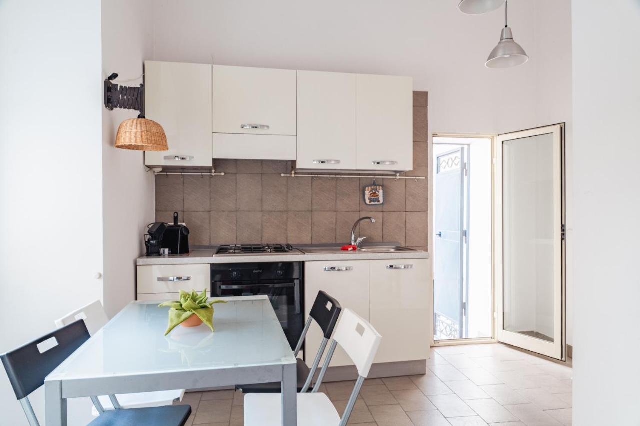 Appartamento In Pieno Centro Storico Con Terrazzo “O'Vicariello” ナポリ エクステリア 写真